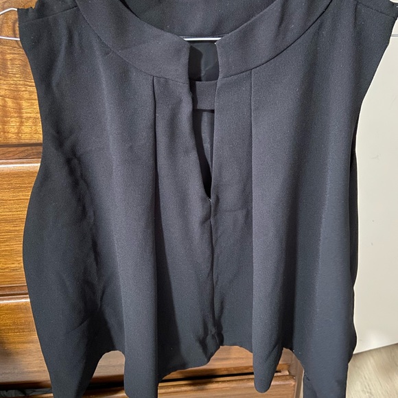 Veronika Maine black pleated top. - Picture 2 of 4